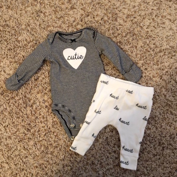 Newborn clothes - Picture 1 of 1